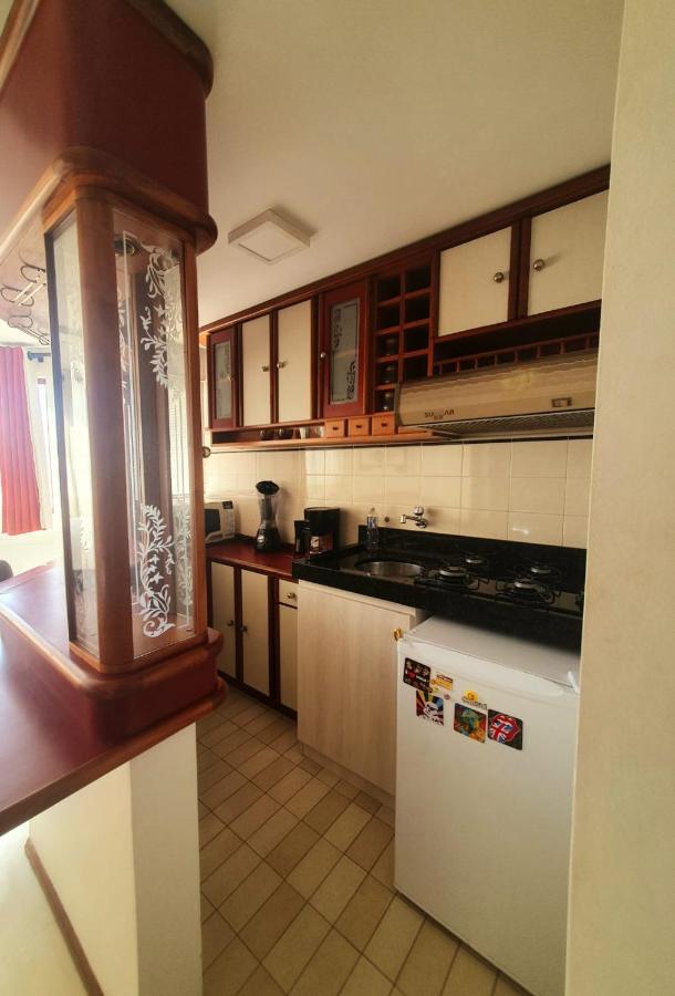 Flat Street Apartment *